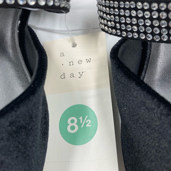 A New Day Maxine Flats Shoes Black Velvet Size 8.5 Rhinestones Memory Foam - Picture 3 of 7